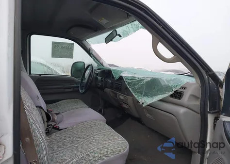 2000 Ford F-250 Lariat/Xl/Xlt z USA, uszkodzony, nr VIN 1FTNW21F8YEE24558